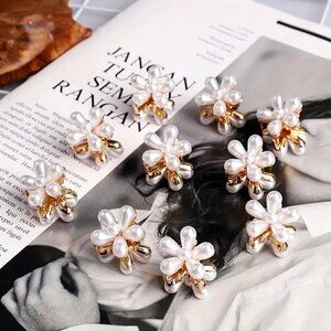 PEARL~PETAL CLIPS (set of 10)